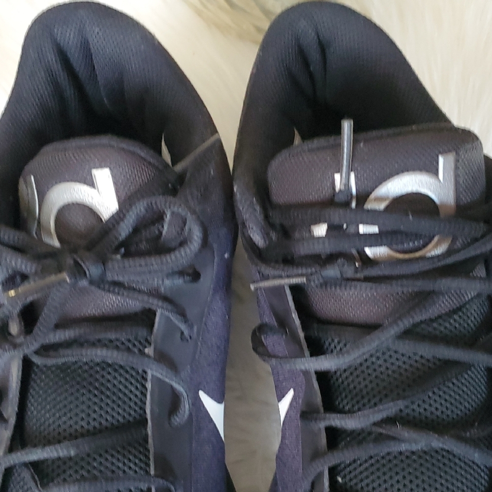 Nike Black and White Men's Sneakers Size 12 - Picture 13 of 15